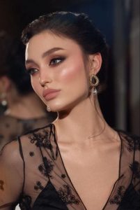 Latina Makeup