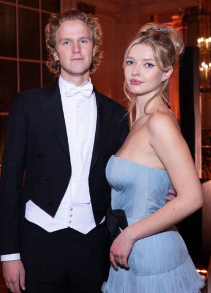 Apple Martin with her father